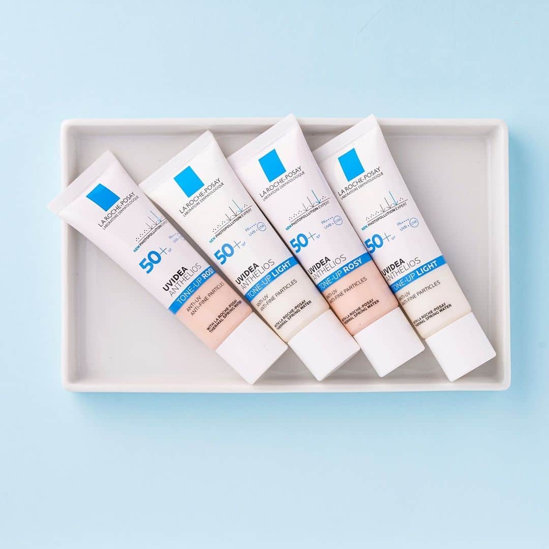 LA ROCHE-POSAY JAPAN ラロッシュポゼのインスタグラム：「＼ マスク着用時にもおすすめのUV化粧下地 ／   昨年から続くマスク生活。 マスク下のメイクをに対して悩みを持っている方も少なくないのではないでしょうか？  そんな方々に是非ともおすすめしたいのが  #トーンアップUV💐  実際に商品を使用した方々から 「近所であればこれとフェイスパウダーだけで、マスクを着けて外出しています。色なしなのでマスクに色がつきづらいところも気に入ってます」 「こちらに出会ってから毎日快適にマスク生活をしながら紫外線対策もばっちり＆ツヤ肌で過ごせて感謝です」 「こちらのお下地だけで過ごしていますが、友人からマスクを外した際に、とても透明感あるねーと言ってもらえました！」  などの感想が多数✨ マスクに下地が付きにくく、マスクの下ならこれ1本でお出かけすることもできちゃう！  コロナ渦でも美しい肌を演出してみませんか。  UVイデア XL プロテクショントーンアップ 30mL 3,740円 (税込) UVイデア XL プロテクショントーンアップ ローズ 30mL 3,740円(税込）  #ラロッシュポゼ #larocheposay #トーンアップUV #ピンクのトーンアップUV #乾燥肌 #敏感肌 #ツヤ肌 #潤い肌 #敏感肌対策 #スキンケア #低刺激 #低刺激設計 #敏感肌コスメ #ドクターズコスメ #美肌ケア #保湿ケア #スキンケアマニア #ツヤ肌メイク  #ライフスタイル #美容好きさんと繋がりたい #おすすめコスメ #スキンケア購入品 #スキンケア好きさんと繋がりたい #肌荒れ対策 #美容マニア #美肌づくり #キレイになりたい  #冬コスメ #冬メイク」