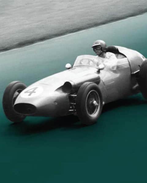 アストンマーチンさんのインスタグラム写真 - (アストンマーチンInstagram)「Aston Martin DBR4.  First raced in 1959, this was one of our last Formula 1 cars – until now.  #AstonMartinF1」1月28日 18時00分 - astonmartin