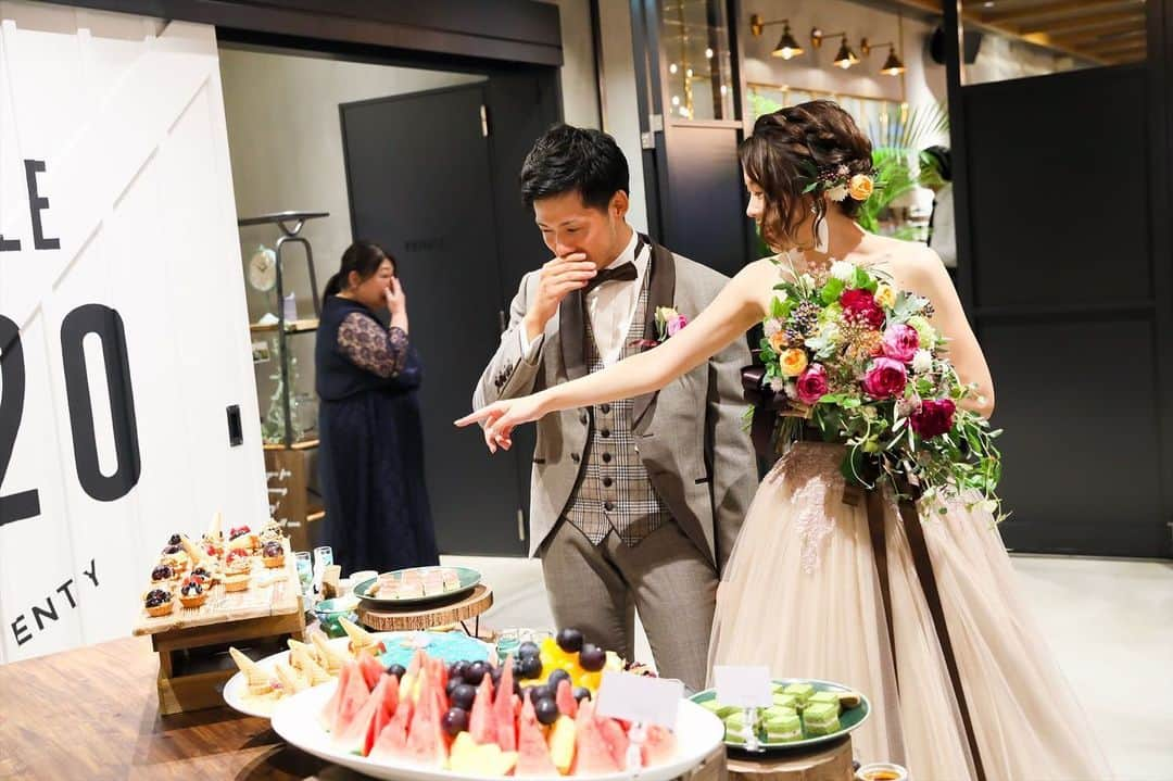 THE STYLE No.20 NEW YORK STYLE WEDDINGさんのインスタグラム写真 - (THE STYLE No.20 NEW YORK STYLE WEDDINGInstagram)「お色直しの後は、 おふたり思い出の 『海遊館』をテーマに デザートブッフェをご用意！  口コミサイトの料理部門5年連続No.1獲得 No.20で自分たちらしい結婚式が叶う . ↓詳しくはHPをチェック↓ https://www.styles.jp/wedding/20f/ . 週末＆平日ブライダルフェアを開催しております メッセージ or ダイレクトメールからでも予約可能 . ↓ TEL ↓ 086-234-7310 . ↓ MAIL ↓ info-thestyle@styles.jpn.com . #thestyle #wedding #bridal #party #weddingparty #weddingphoto #weddingdress#starwedding #instagood #instalike #love #style #instapic  #結婚式 #結婚 #岡山結婚式 #ウェディング #プレ花嫁 #花嫁#ファーストミート #テーブルコーディネート #結婚式準備 #日本中のプレ花嫁さんと繋がりたい #ウェディングドレス #ウェディングフォト #ウェディングレポ #令和婚 #令和」1月28日 18時08分 - the_style_no.20