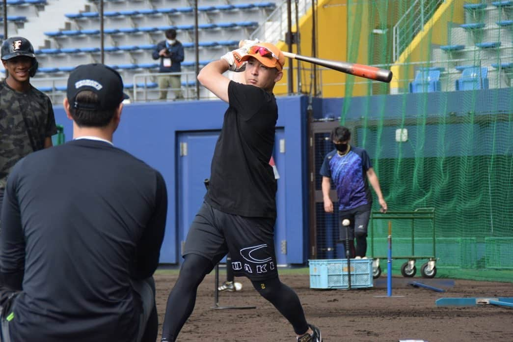 杉谷拳士さんのインスタグラム写真 - (杉谷拳士Instagram)「名護キャンプ先乗り⚾️ 天気にも恵まれ、張り切って練習してます🎵 暑いっっ💦‼︎ 一昨年完成したタピックスタジアム🏟 野球⚾️をするのに、抜群の環境です‼️ ⠀ コロナが落ち着いたら、ファイターズキャンプを観に来てくださいね😄 近くには、美ら海水族館🐟やパイナップル🍍パーク、そして本部港からフェリー⛴で伊江島にも行けます (๑˃̵ᴗ˂̵)‼️ あと少しでキャンプイン🙃 頑張りましょうね〜🎵  #沖縄 #okinawa #名護 #タピックスタジアム #美ら海 #水族館 #伊江島」1月28日 18時23分 - kenshi.02