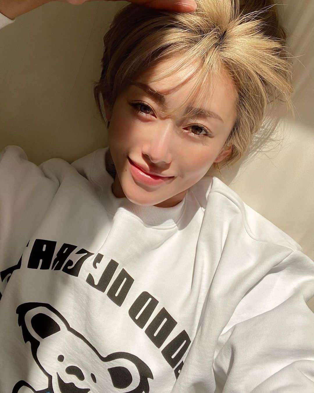 のインスタグラム：「ひあたり良好な場所がすき☺️」
