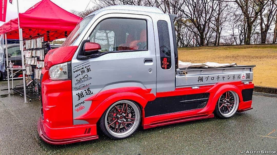 J-Auto Showさんのインスタグラム写真 - (J-Auto ShowInstagram)「#CUSTOMIZESQUAD #カスタムカー #車イベント #車 #🚗 #jdm #jdmcars #vipcar #vipstyle #lowcar #シャコタン #カスタムカーショー #ローダウン #イベント #万博公園 #車好きな人と繋がりたい #改造車 #customcar #太陽の塔 #翔プロデュース #翔プロ #軽トラ #hijet #ハイゼット #hijetjumbo」1月28日 18時25分 - jautoshow