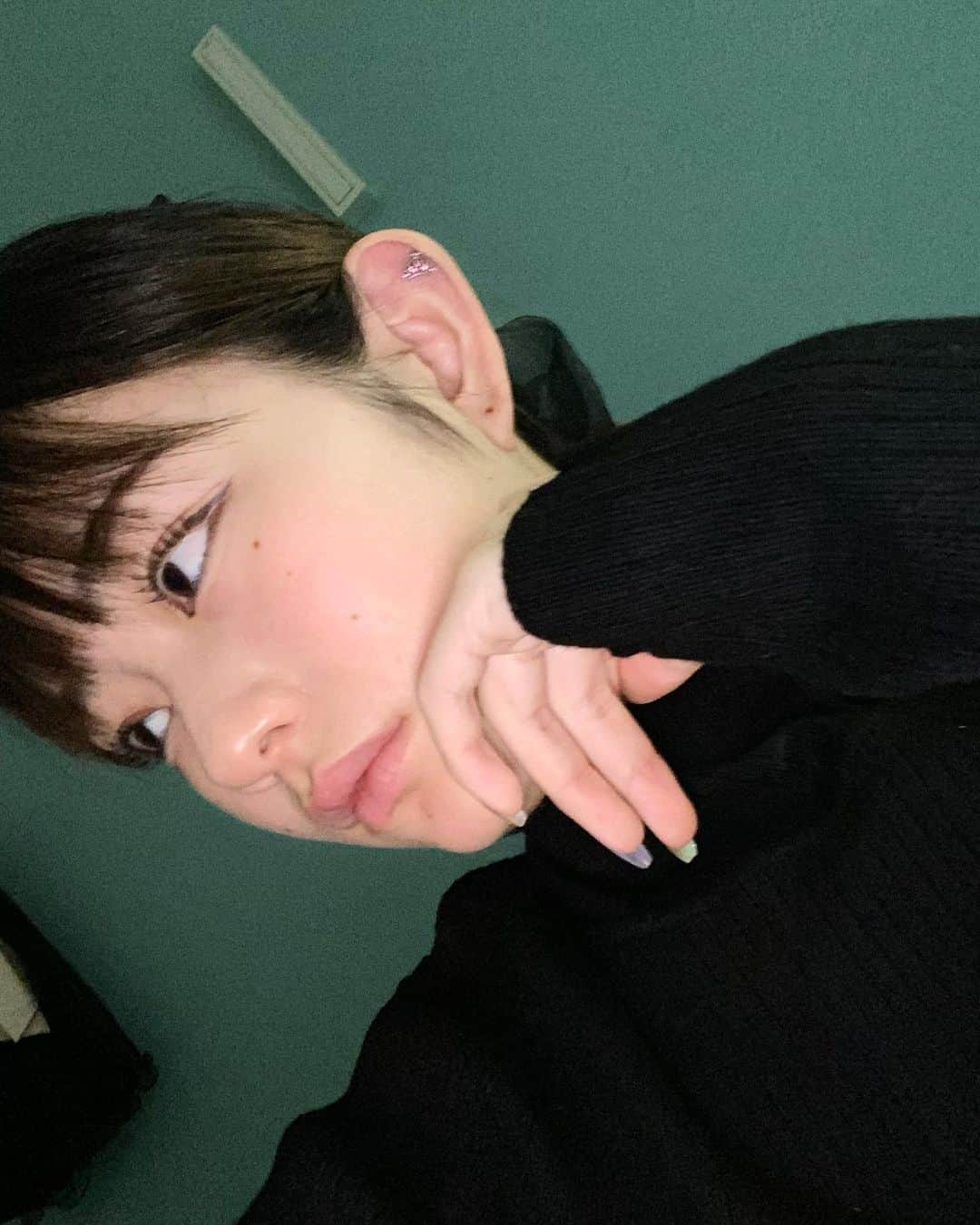 かれんのインスタグラム：「#selfie」