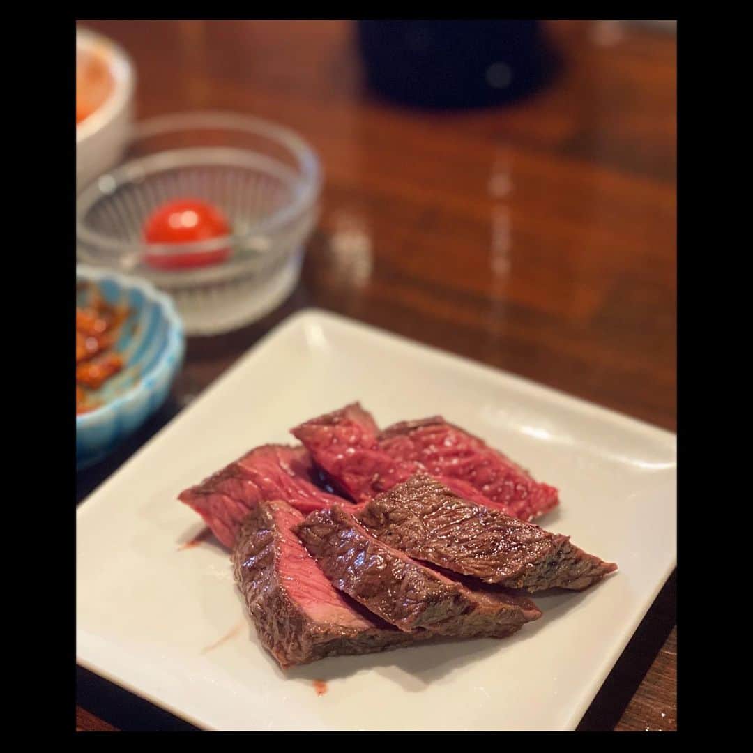 丸山智己さんのインスタグラム写真 - (丸山智己Instagram)「予約の取れない名店『肉山』 無事、初登頂いたしました🏔  #肉　#肉山 #肉とワイン  #昼からワイン #たまには妻と」1月28日 18時40分 - tomomi.maruyama0327