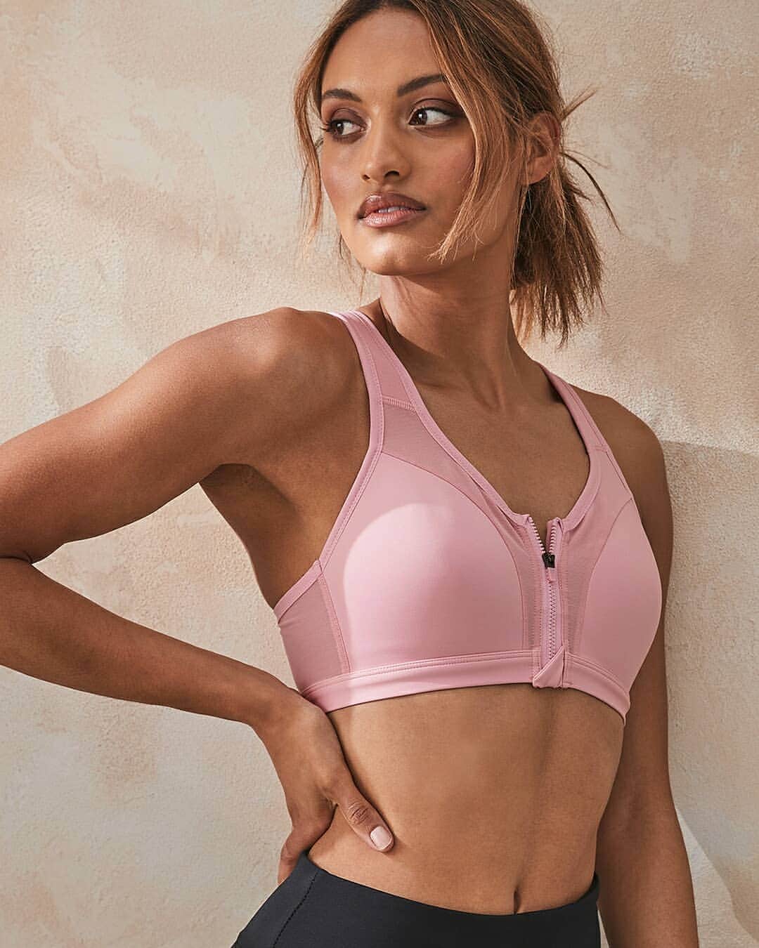 Target Australiaさんのインスタグラム写真 - (Target AustraliaInstagram)「Right now enjoy 25% off a range off sports bras in store & online. Make sure you tag your workout buddy below so they don't miss out!* 🎯♥️ #targetaus #targetauswomen #activewearbytarget ​ ​ ​ ​Offer Ends 03/02/21. Conditions & Exclusions Apply. See website for detail.」1月28日 18時34分 - targetaus