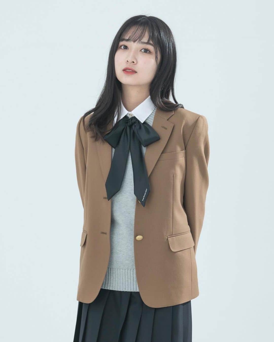 伊藤みゆさんのインスタグラム写真 - (伊藤みゆInstagram)「改めまして、 みーやプロデュースのアイテム 『3WAYリボン』の販売が開始しました😚✨ ・ お値段は2200円 学生さんにはお高いかもしれないのですが、 ラベンダーとブラックの使いやすい2色。 素材はサテンで触り心地もバッチグー！ 男性の方も女性の方にも沢山の使い方で 活用して頂きたいです~🥴 ・ 質問があれば是非コメント欄へ🙆🏻‍♀️」1月28日 18時54分 - ito_m__iyu