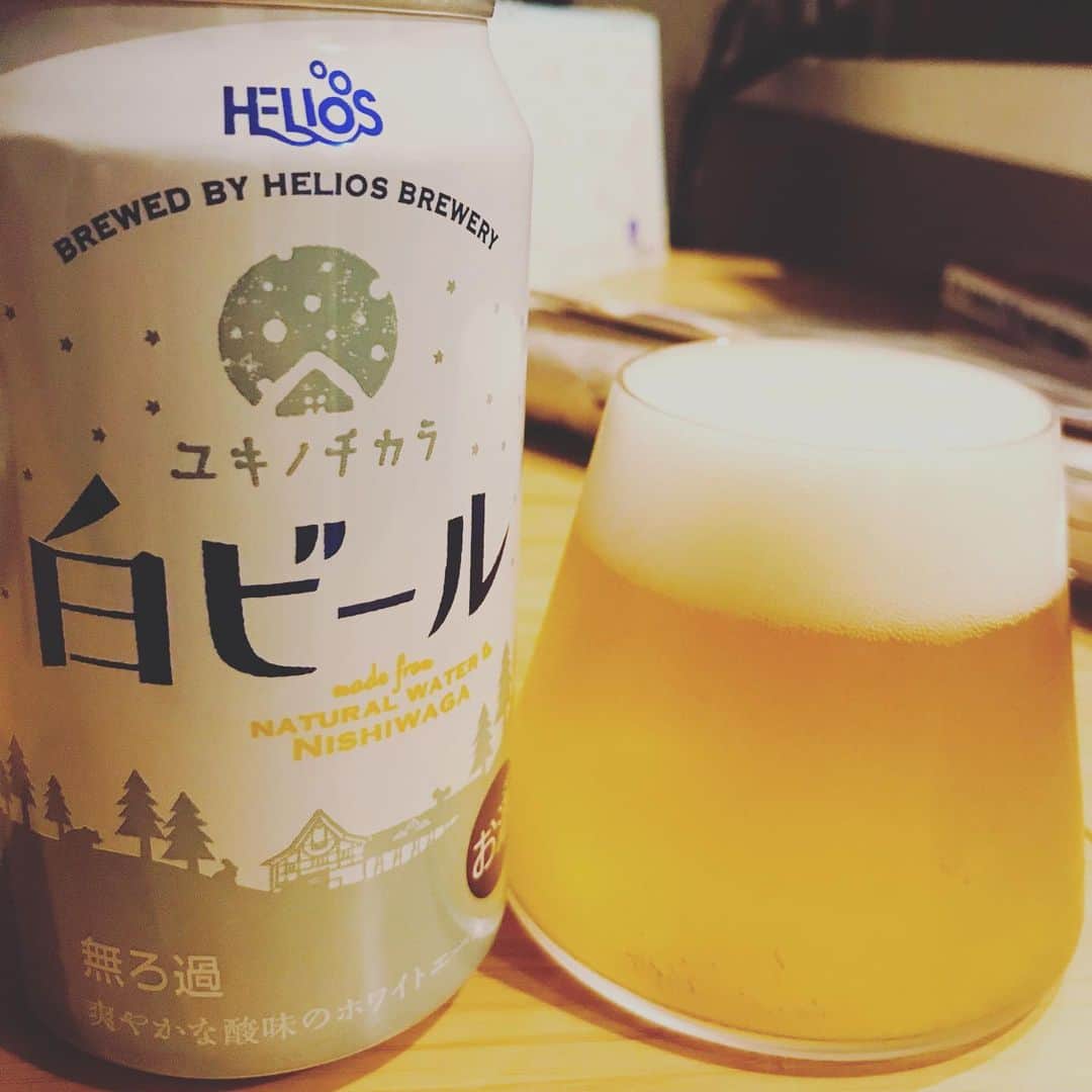 堀井亮佑のインスタグラム：「とても美味しい白ビール。銀河高原ビール的な方向性。あり。 #beer #堀井ビールログ」