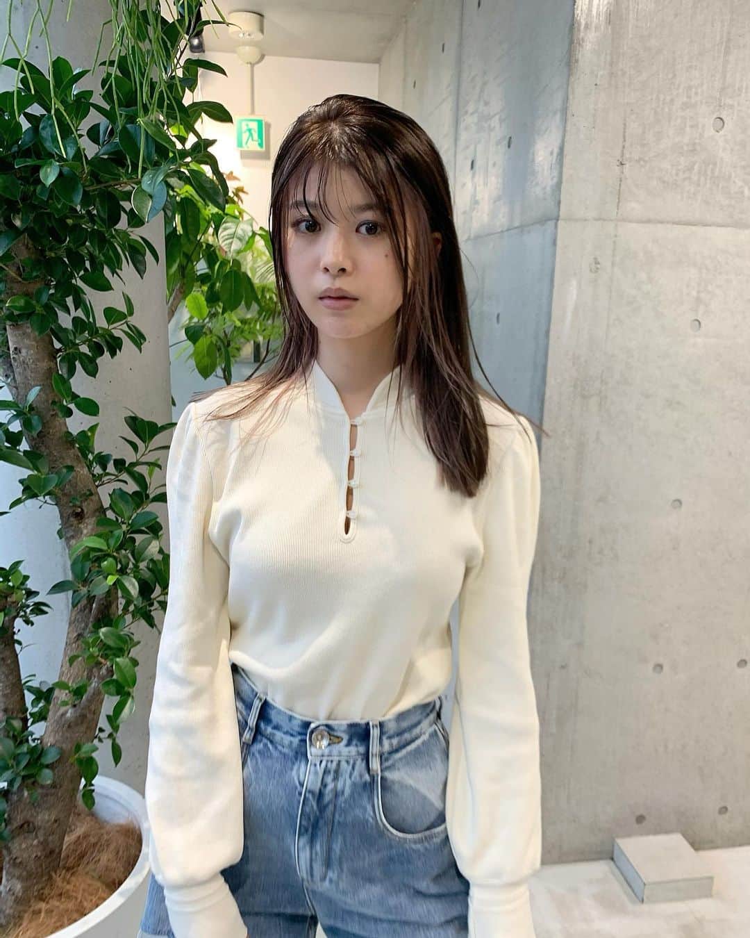馬場一馬のインスタグラム：「inner colorをアクセントにシンプルなfashionが良く合う👀 #馬場ふみか#cut#color#innercolor #totalcode」