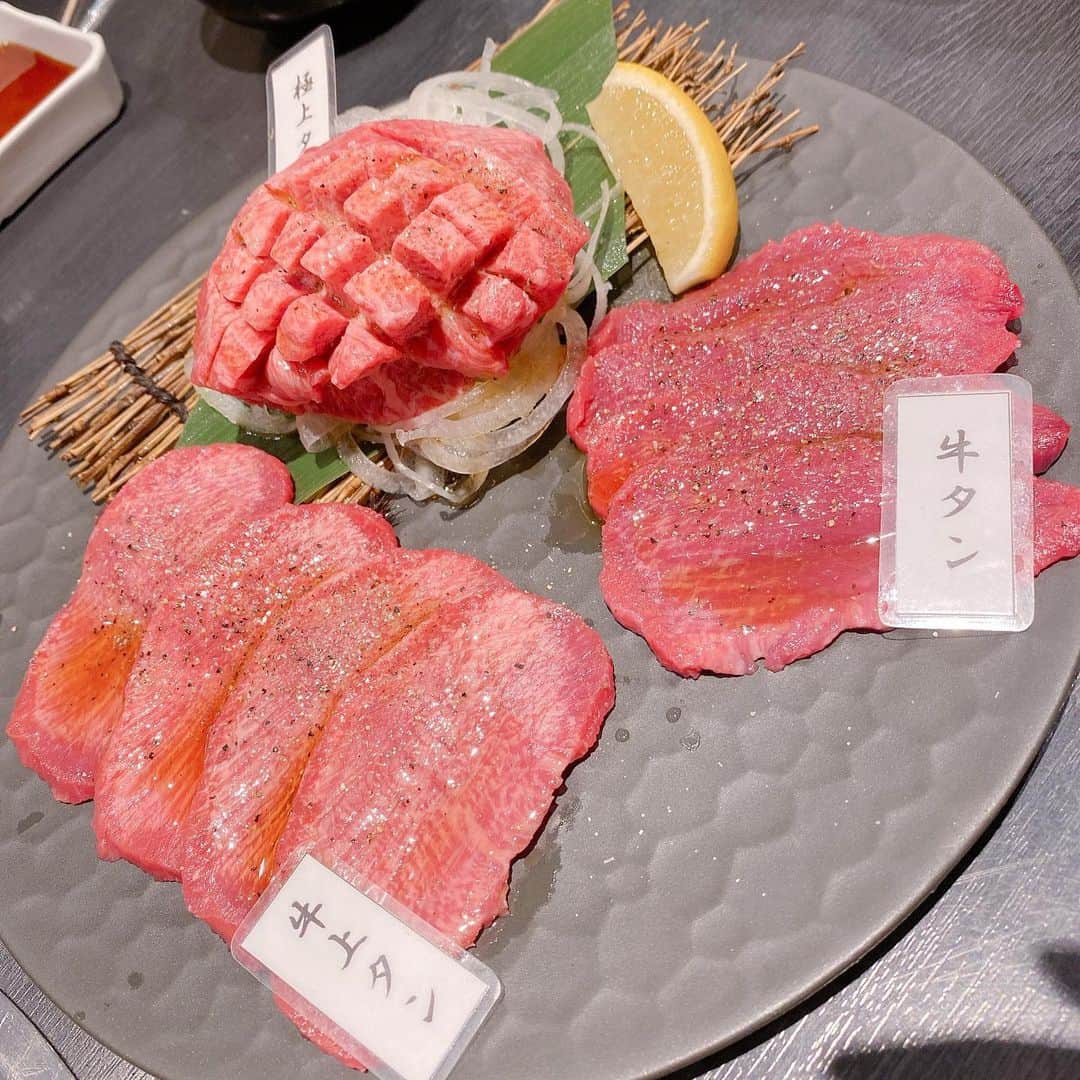 堀尾実咲さんのインスタグラム写真 - (堀尾実咲Instagram)「大好きな consadoちゃんず👼👼 と 大好きな お肉🥩  らぶちゅっ💋」1月28日 19時22分 - misaki.horio