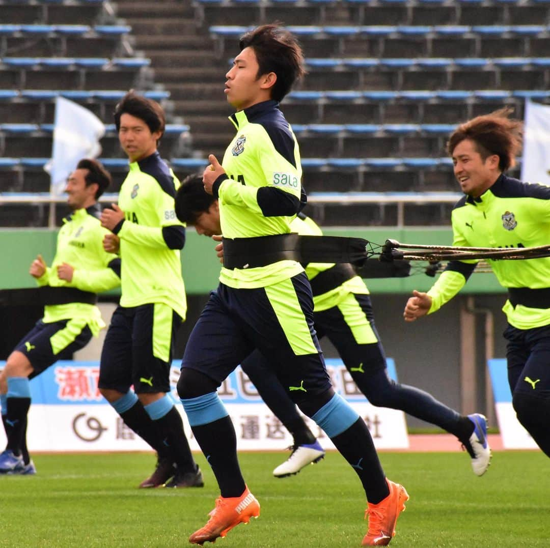 ジュビロ磐田さんのインスタグラム写真 - (ジュビロ磐田Instagram)「1/28(木)  #鹿児島キャンプ  #soccer #football #Jubilo #Jleague #iwata #shizuoka #ジュビロ磐田 #サッカー #フットボール #Jリーグ #サックスブルー」1月28日 19時31分 - jubiloiwata.official