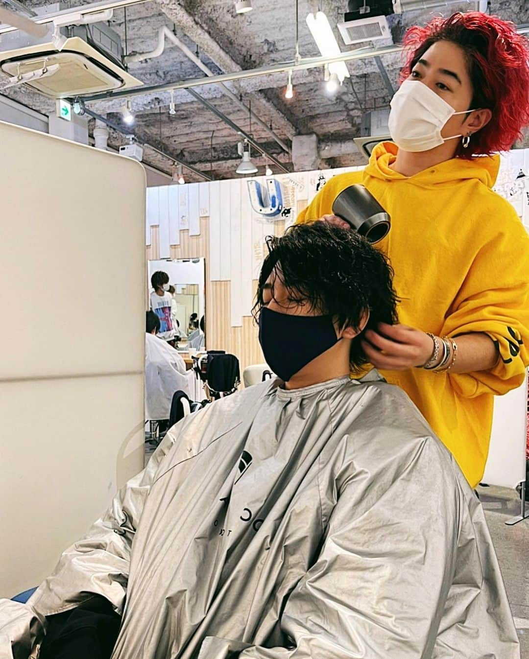 高木琢也さんのインスタグラム写真 - (高木琢也Instagram)「俳優 三浦翔平💇‍♂️💈 次の仕事の為、カット＋ツイストスパイラルパーマ＋トリートメント💁‍♂️  #三浦翔平 さん #メンズヘア #ツイスパ」1月28日 19時48分 - takagi_ocean