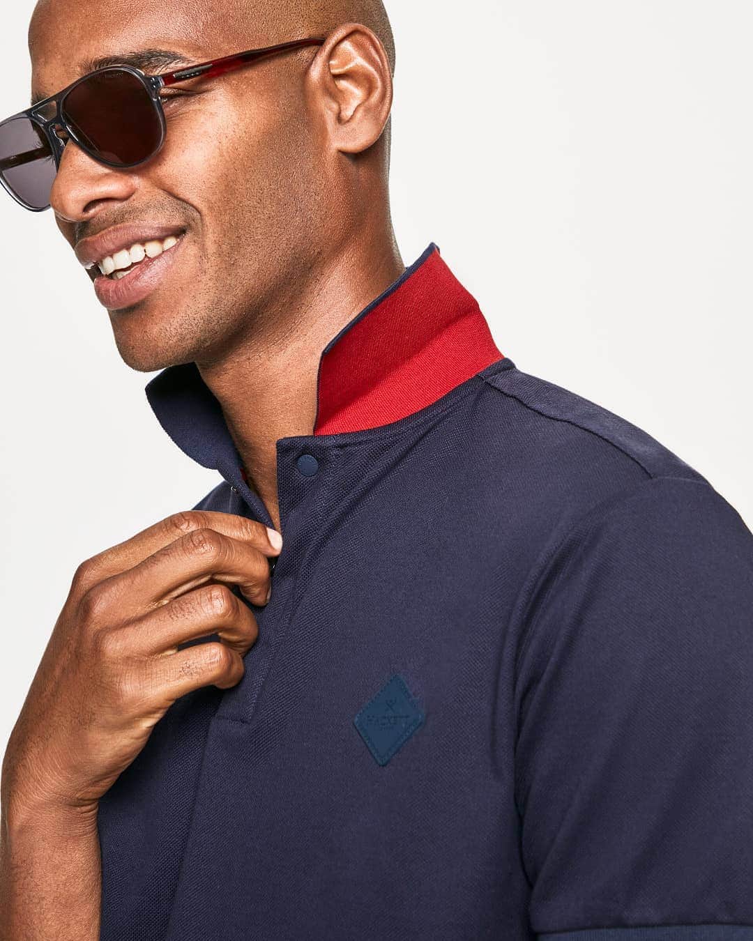 ハケットのインスタグラム：「Introducing a redefinition of our iconic polo shirt silhouette for the new season #STAYHackett」