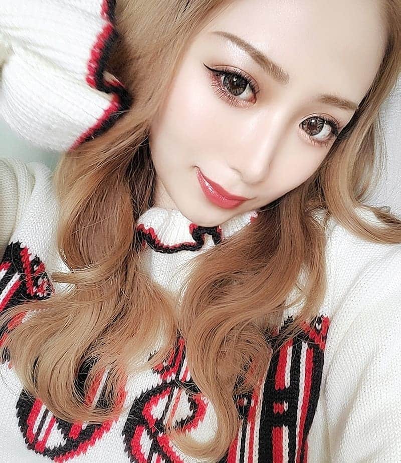 氷のんのインスタグラム：「アートメイクって消せるんかな？？  . 眉毛の長さ短くしたいのに眉尻のとこだけ残りがあってかえれんと🥺  .  変に残ったけんせんどけばよかったかも🥺  .  #名古屋#錦#福岡#中洲#🐶#まゆげ#アートメイク#いらぬ#🥺」