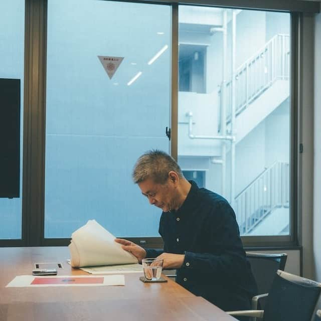 ほぼ日刊イトイ新聞さんのインスタグラム写真 - (ほぼ日刊イトイ新聞Instagram)「【糸井重里が語るMOTHERのことば。】 　『MOTHER』のことばはどんなふうにできた？  このことばにはどんな意味が？  ファンのみなさんから寄せられた 『MOTHER』のなかで思い出に残っている ことばのなかから７つのことばについて 糸井重里に訊きました。 @hobonichi1101 からどうぞおたのしみください。 https://www.1101.com/n/s/motherscripts_itoi/2021-01-28.html  ©SHIGESATO ITOI/Nintendo ©HOBONICHI 写真 #東京祐 @tokyojorkphotogram #ゲームMOTHER #MOTHER2 #MOTHER3 #ほぼ日MOTHERプロジェクト #MOTHERのことば #earthbound #どせいさん #糸井重里 #ほぼ日 #ほぼ日刊イトイ新聞 #ほぼ日のよみもの」1月28日 20時00分 - hobonichi1101