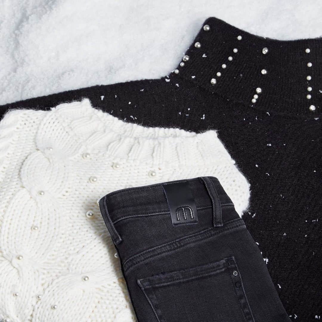 メットのインスタグラム：「According to every mood.  #WomanCollection #Denim #Pure #DenimQuality」