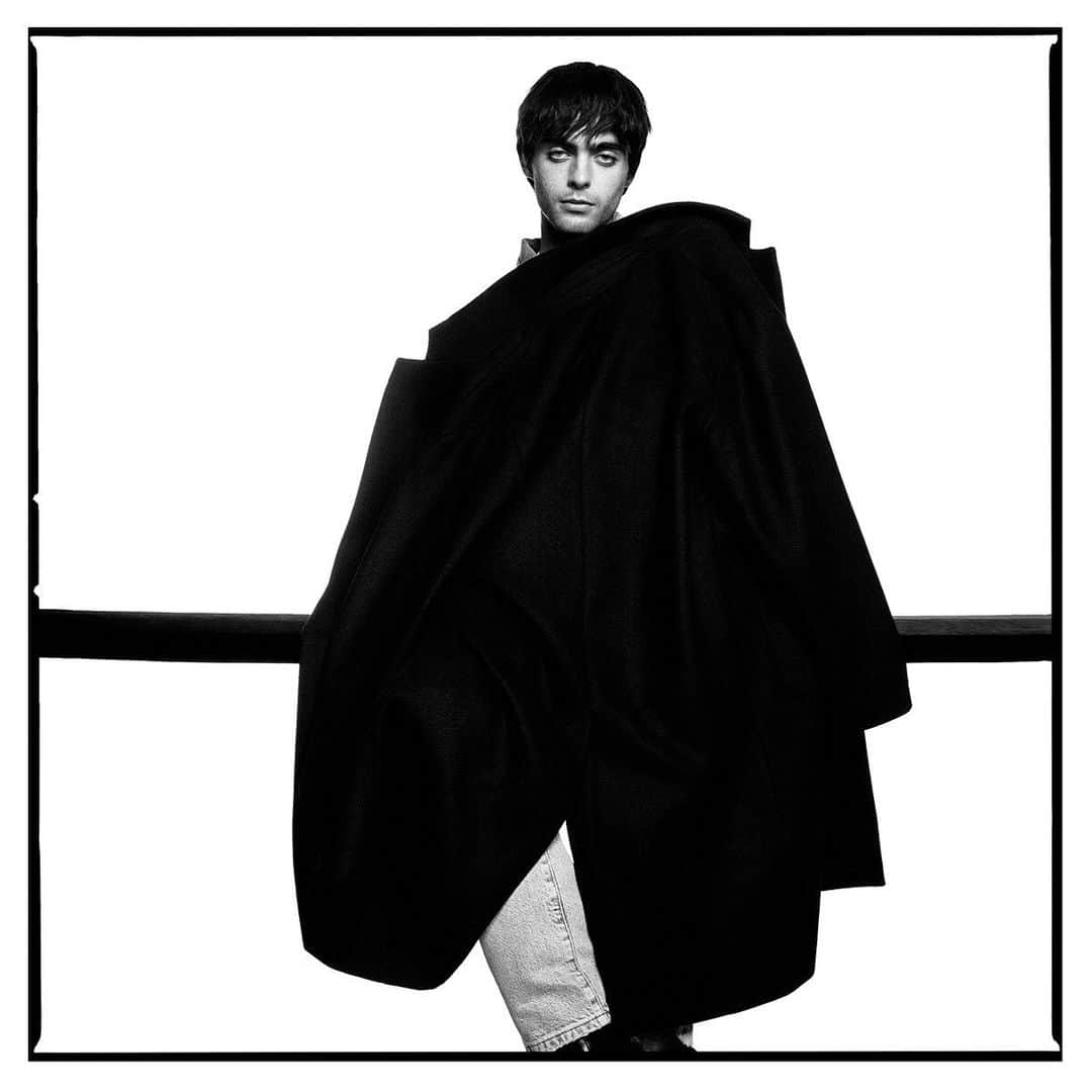 ZARAさんのインスタグラム写真 - (ZARAInstagram)「Discover the new man collection @zaraman #zaraman Lennon Gallagher by David Bailey. Thank you @bailey_studio」1月28日 20時03分 - zara