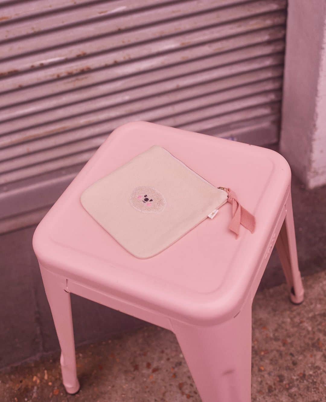 デプチオーのインスタグラム：「Une petite pochette pour tous nos trésors ✨⁠ ⁠ #despetitshauts #despetitshautsaddict #despetitsmoments #rosie #lavieenplusjoliedepuis20ans #lavieenplusjolie」