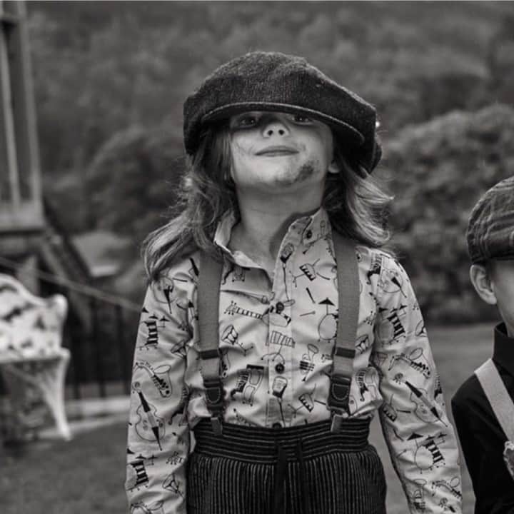 グレヴィさんのインスタグラム写真 - (グレヴィInstagram)「Vogue Bambini. Country Gangs by Michel Comte. All hats, #Grevi. . #Grevi1875 #Grevihats #kidsfashion #kids #fashionkids #kidsstyle #fashion #babyfashion #tweed #kidswear #instakids #kidsofinstagram #ootd #love #handmade #cute #momlife #children #shopsmall #kidsclothing #vogue #voguebambini #coppola #coppolabambino #basco #bascobambino #bn」1月28日 20時15分 - grevi1875