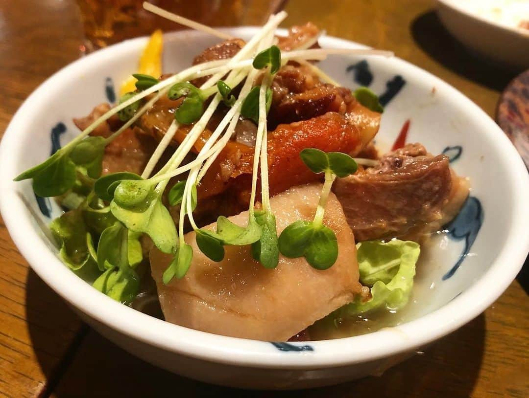 吉田早織さんのインスタグラム写真 - (吉田早織Instagram)「酒蔵力　浦和本店 レッズファンのためのお店🥳 浦和の住民なら誰でも知ってる😋  カジュアルなのに旨くて安い 最高のお店です😍😍  オムレツはふわふわで絶品🤤🤤 レバーが光ってるw  #浦和#浦和グルメ #浦和レッズ #酒蔵力#酒蔵力浦和本店 #焼鳥#絶品 #旨い #夜ご飯 #もつ煮込み#レバー#肉#肉好きな人と繋がりたい #ワイン好きな人と繋がりたい #グルメ　#グルメ好きな人と繋がりたい #グルメスタグラム #グルメ女子#お酒好きな人と繋がりたい#followme#followforfollowback#居酒屋#オムレツ」1月28日 20時25分 - saoriyoshida034