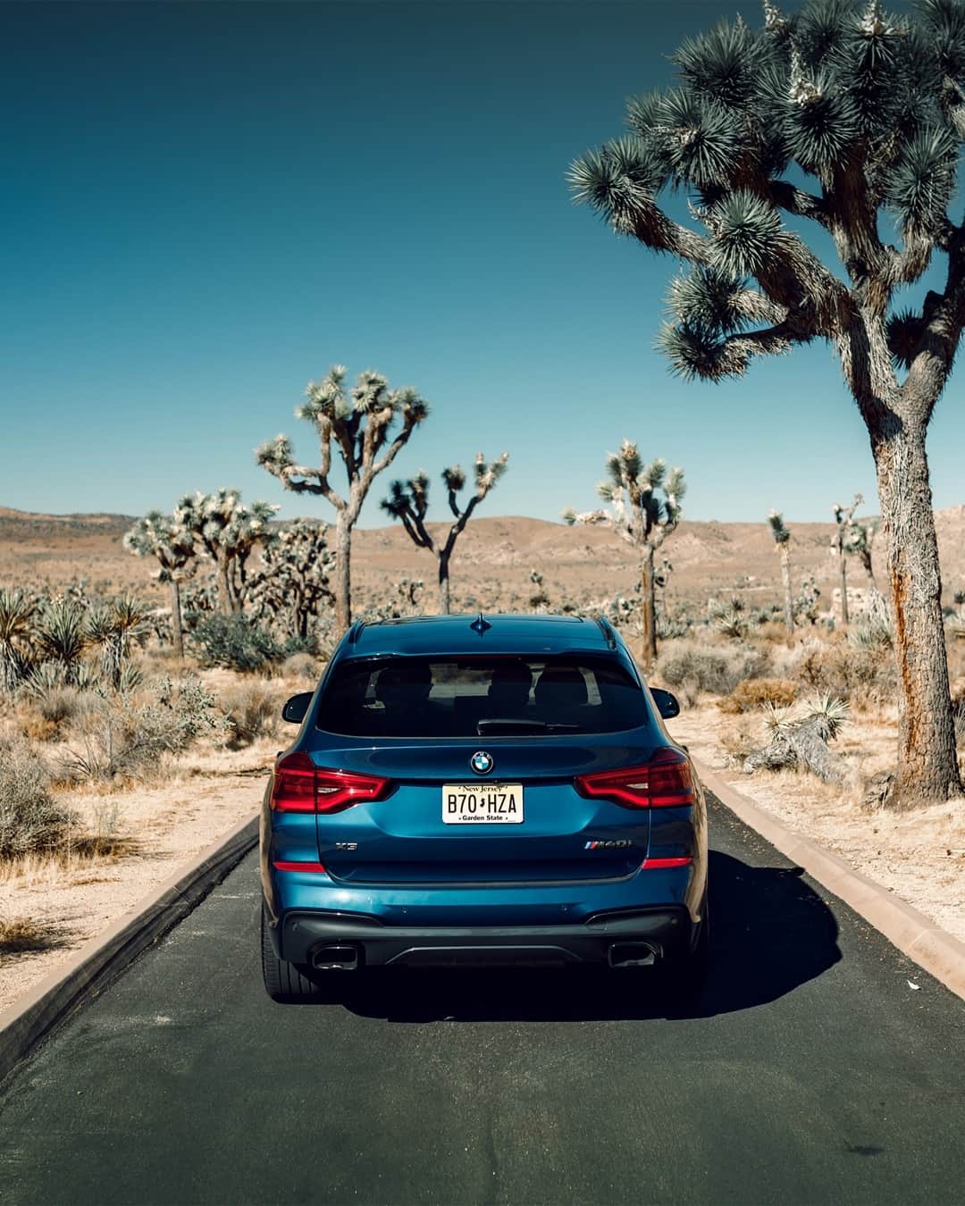 BMWさんのインスタグラム写真 - (BMWInstagram)「Hunts for adventures.  The BMW X3. #TheX3 #BMW #X3 @kenozache __ BMW X3 M40i: Fuel consumption weighted combined in l/100km: 8.1–7.8 (NEDC); 9.7–8.9 (WLTP), CO2 emissions weighted combined in g/km: 187–178 (NEDC); 221–204 (WLTP). Further information: www.bmw.com/disclaimer.   360 hp, 265 kW, 500 Nm, Acceleration (0-100 km/h): 4.8 s, Top speed (limited): 250 km/h.」1月28日 20時33分 - bmw