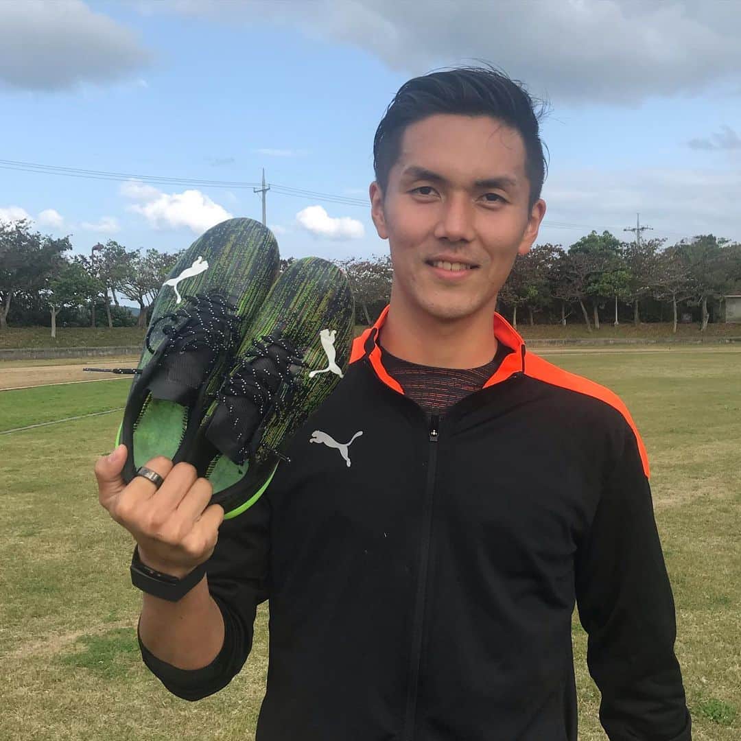 のインスタグラム：「I can’t wait for the new season to start!!! “THE GAME IS ON” クレイジーに行こうぜ！  #DRIVETHEMCRAZY  #サイソクアラワル #ULTRA @pumafootball_jp  @pumajapan」