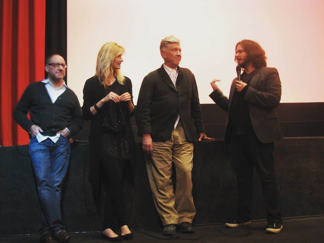 エドガー・ライトさんのインスタグラム写真 - (エドガー・ライトInstagram)「Ten years ago tonight was my most memorable Q&A ever, at a @newbeverly screening I hosted of ‘Wild At Heart’. Why was it so memorable? Well, firstly the late producer Steve Golin had agreed to come and talk, but then potentially Laura Dern (who I had not actually met at this point) was going to join too, but wasn’t 100 percent sure she could make it. I didn’t know she was actually coming until the credits rolled and my ace publicist @gregorylongstreet told me she was 5 minutes away. We started the Q&A and then I saw the curtains to the back entrance twitch, so I confidently said ‘A special surprise everyone, here’s Miss Laura Dern’! Laura came out to rapturous applause from a stunned audience, as I had not mentioned she was coming. Then she sprung a surprise on me and said ‘I brought a friend with me who also worked on the film’. And from behind the curtain to the back entrance walks one David Lynch. The audience went completely nuts, but I was both floored & terrified as I was about to do an impromptu interview with him that I had not prepped for! Once I had got through my starstruck, tongue tied first question, it all went well. Thanks to Laura, David and the sadly no longer with us Steve Golin for a most memorable night at the cinema. Here’s to more...」1月28日 20時41分 - edgarwright