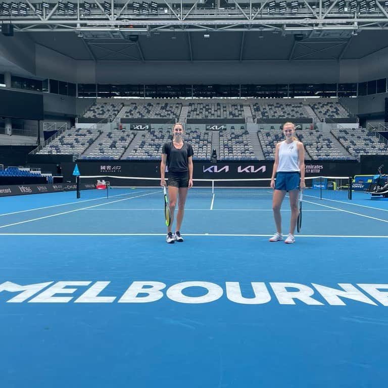 PetraKvitovaのインスタグラム：「From one Petra to another, thanks for being my quarantine practice partner. Was lucky to have you! 🤗😘 @thepetramartic   #ausopen @australianopen」
