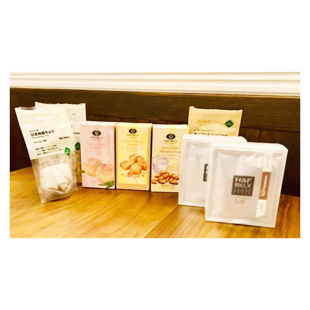ダイエットコーチEICOのインスタグラム：「うちの　#ノンカフェイン ストック。 ルイボスティー専門店 #hfbelx の　#ルイボスティー　シリーズ。  ★　 #アーモンドクリーム  ★　#キャラメル ★　#ピーチ  #decaf  も。 #h&fbelx #freshroasteddecaf   ★ #chocolate ★ #vanilla   #無印良品  ★ #国産韃靼そば茶 ★ #国産穀物ブレンド茶 ★ #アップルジンジャー  #ダイエットコーチ #ダイエットコーチeico」