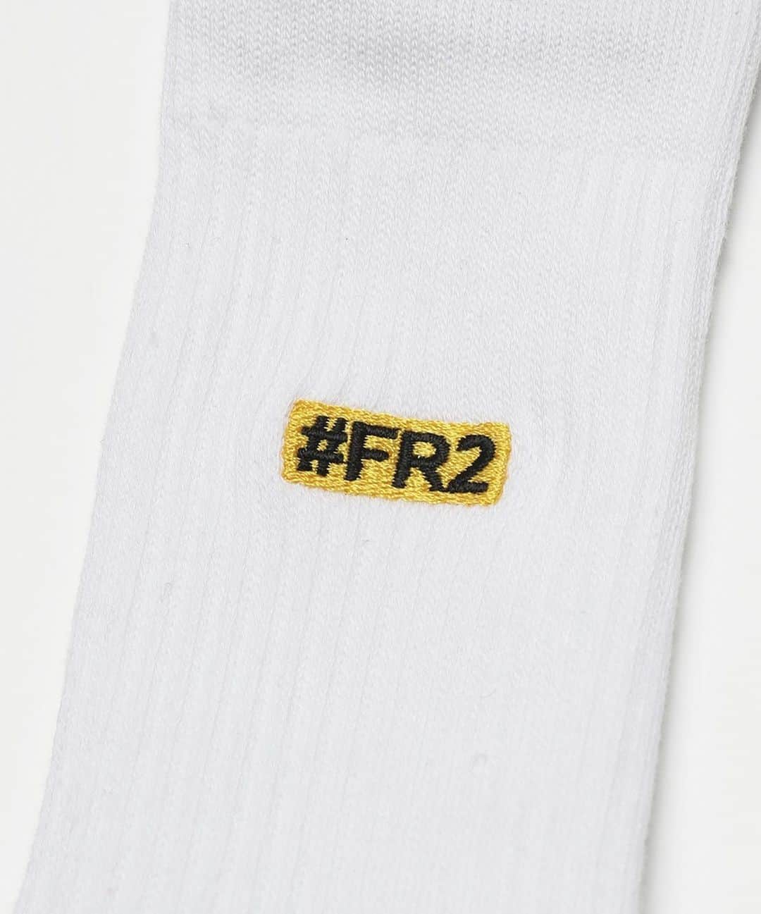 #FR2さんのインスタグラム写真 - (#FR2Instagram)「New arrival.  Yellow Box Logo Socks.  #FR2#fxxkingrabbits #頭狂色情兎#Smokingkills®#caution」1月28日 21時10分 - fxxkingrabbits