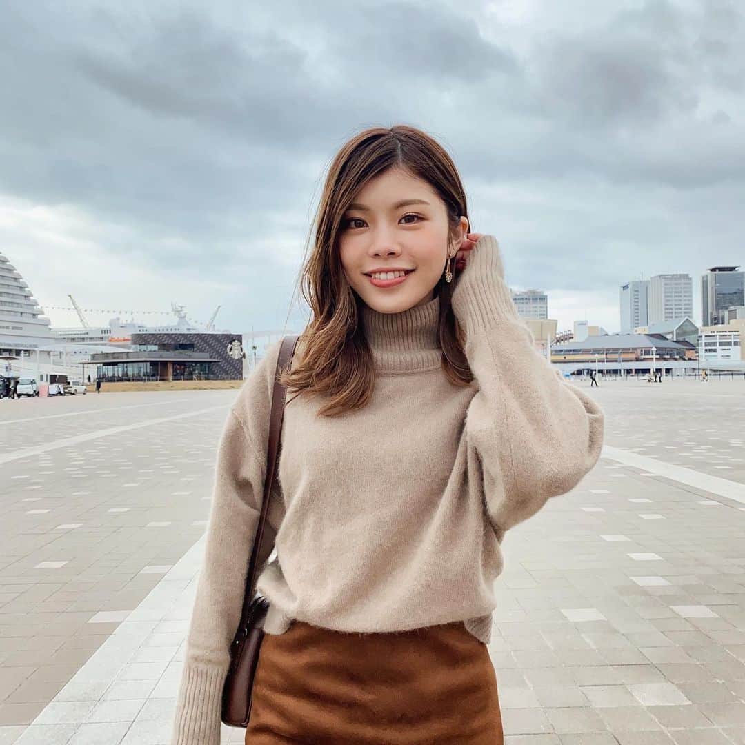 池田真子のインスタグラム：「ブラウンコーデの日♩  ． ． ． ． ． #makoscode #去年 #寝起き #ブラウンコーデ #カジュアルコーデ #大人カジュアル #大人コーデ  #ミニスカート  #ロングブーツ #レザーブーツ #コーデ #ファッション #シンプルコーデ #アラサーコーデ  #服 #ニットコーデ #instagood  #instapic #instalike  #instadiary #love #cordinate #fashion  #instafashion #ootd #outfit  #casualstyle #lifestyle」