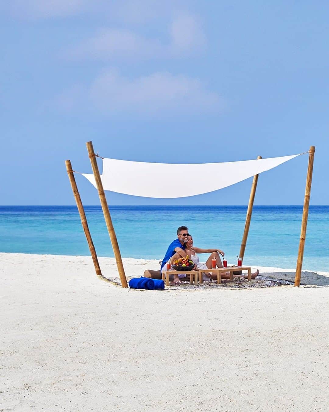 Velaa Private Islandのインスタグラム：「Your own private slice of paradise with pristine white sands to enjoy with your family. #VelaaPrivateIsland #VelaaMoments」
