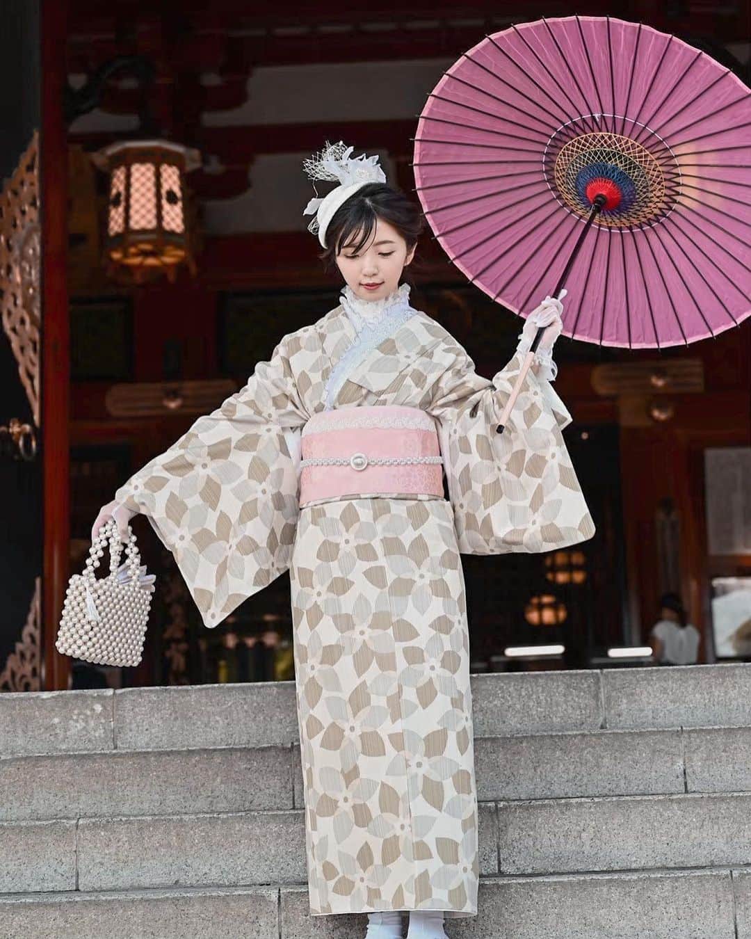 のインスタグラム：「-- 今日は東京雪が降ってた 初雪は好きな人と会って 好きな言葉を言うと ずっと一緒にいるということだよ♡ - - - - 📸 #instapic#fall#love#景點#portrait#사진#love#写真#portraitfestival#instagood#風景#portraitmood#beauty#japan#photo_jpn#photography#섹시#photo#人像#フォロー#撮影#model#dream_image#模特#着物#follow#portraitsedition#景色#shooting   今天東京下雪了 聽說初雪 跟喜歡的人見面 說喜歡的話 就會一直在一起喲♡」