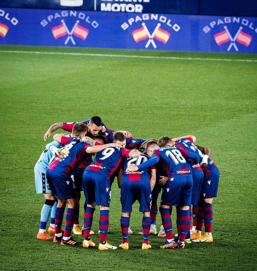 レバンテUDさんのインスタグラム写真 - (レバンテUDInstagram)「Si vas a soñar... sueña en grande 👊  #RealMadridLevante ⚽️  #OrgullGranota #MachoLevante #LevanteUD #LaLiga #LaLigaSantander #LUDInside #EnPeligroDeExpansión #football」1月28日 21時37分 - levanteud