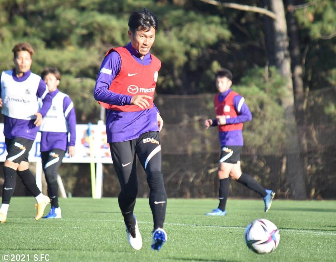 サンフレッチェ広島さんのインスタグラム写真 - (サンフレッチェ広島Instagram)「宮崎キャンプ5日目⚽️ 2部練習でみっちり鍛えました💪💪 #青山敏弘 選手 #今津佑太 選手 #川辺駿 選手 #長沼洋一 選手 #大迫敬介 選手 #土肥航大 選手 #柴崎晃誠 選手 #sanfrecce #積攻 #宮崎キャンプ」1月28日 21時38分 - sanfrecce.official