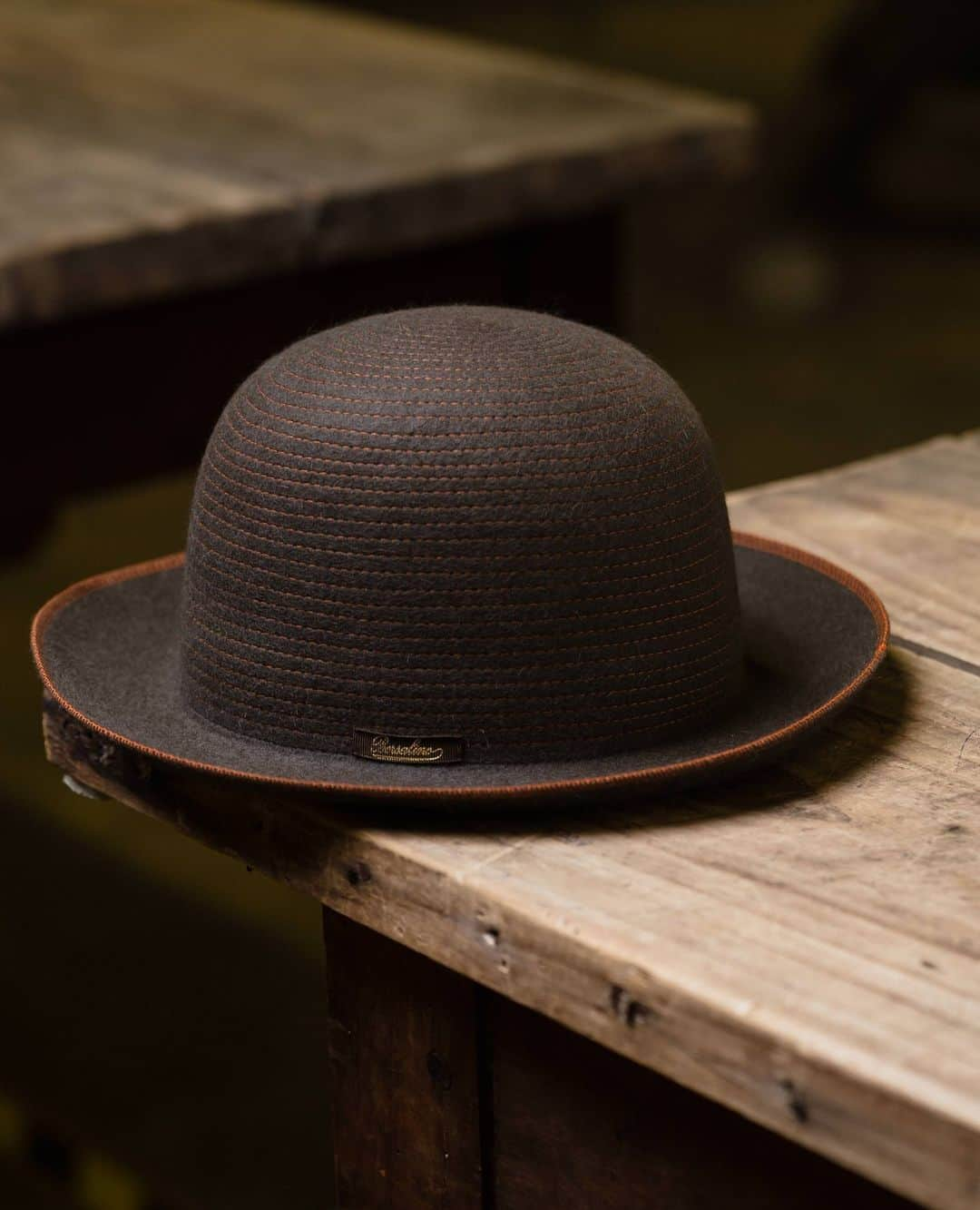 ボルサリーノさんのインスタグラム写真 - (ボルサリーノInstagram)「Textures that travel. #Borsalino‘s Traveler Sartoria hat featuring the Maison’s rollable Traveler Felt with characteristic free dome and detailed contrast stitching. ⁠ Explore this iconic contemporary style and more now with special further deductions  for a limited time only on www.borsalino.com⁠ ⁠ Ph @ helmutberta⁠ Location: Spinetta Marengo Manufacture, Alessandria Italy」1月28日 22時01分 - borsalino_world