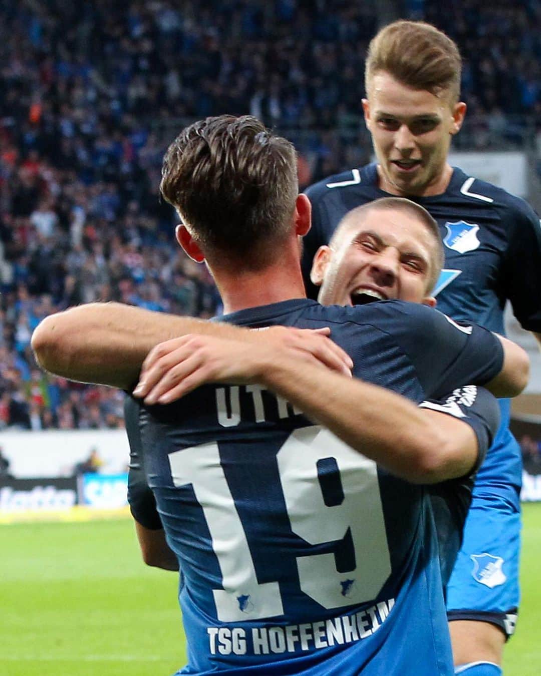 TSG1899ホッフェンハイムさんのインスタグラム写真 - (TSG1899ホッフェンハイムInstagram)「Welcher #TSG-Sieg gegen den @fcbayern war der schönste?  -  Which TSG victory over @fcbayern was your favourite?  #throwbackthursday #fcbtsg #bundesliga #tb #tsg」1月28日 21時53分 - tsghoffenheim