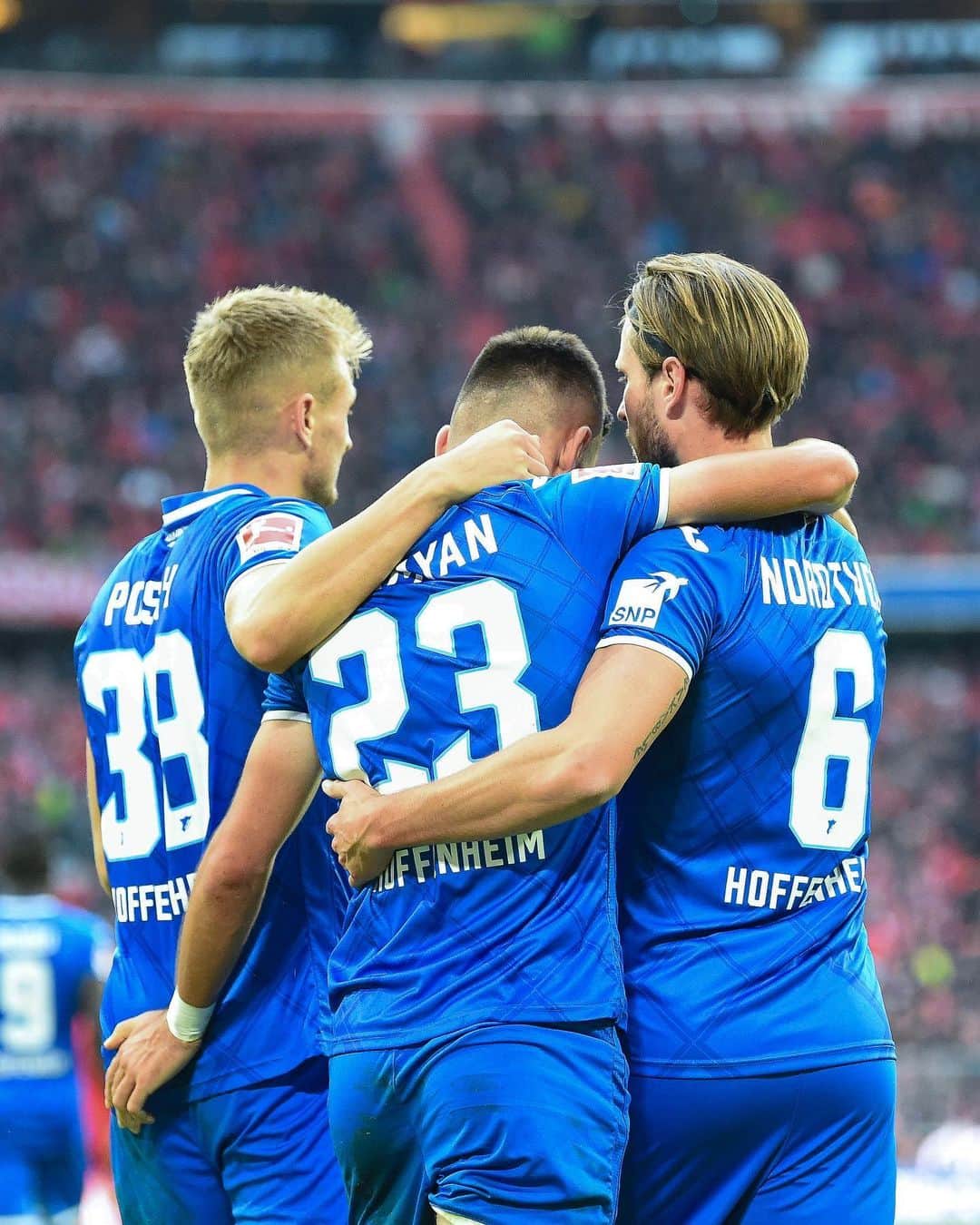 TSG1899ホッフェンハイムさんのインスタグラム写真 - (TSG1899ホッフェンハイムInstagram)「Welcher #TSG-Sieg gegen den @fcbayern war der schönste?  -  Which TSG victory over @fcbayern was your favourite?  #throwbackthursday #fcbtsg #bundesliga #tb #tsg」1月28日 21時53分 - tsghoffenheim