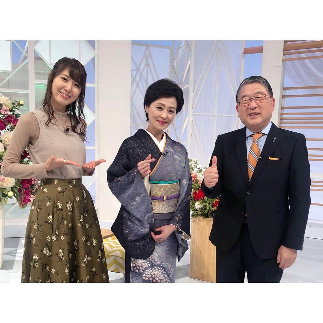 おかゆのインスタグラム：「🐶🎤🎶📺🌈 . 明日よる7時〜は...！ BSテレ東、BSテレ東4Kで放送 「徳光和夫の名曲にっぽん」 . ゲストは、宮路オサムさん、角川博さん、長山洋子さん✨ . 長山洋子さんが闘病生活で抱かれた想い、 支えとなった西城秀樹さんの名曲 を、熱唱🎤🔥 徳光さんも涙…😢 . 流し、クラブ歌手出身の宮路オサムさん、角川博さんが 女心の歌い方をレクチャーして下さいました🎤👫🏻  私おかゆ、御二方の名曲をデュエットでお邪魔致します👠 . 明日も是非！ご覧下さい🤗❤️ . 番組HP💻 https://www.bs-tvtokyo.co.jp/meikyoku/ . #BSテレ東 BSテレ東4 #徳光和夫の名曲にっぽん #徳光和夫 さん #宮路オサム さん #角川博 さん #長山洋子 さん」