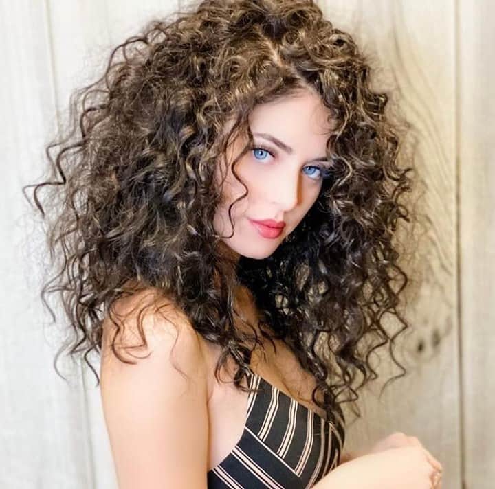 CosmoProf Beautyさんのインスタグラム写真 - (CosmoProf BeautyInstagram)「To create stunning texture, here's our top #BigBottleSale pick of the day!😍⁣➰⁣ ⁣⁣ "Sexy Hair came out with the Sexy Hair Boost Up Volumizing Shampoo with Collagen and Sexy Hair Boost Up Volumizing Conditioner with Collagen. We all know that collagen plumps. So now, our clients can have bigger, healthier hair. ⁣ ⁣⁣ It’s formulated to add shine, moisture and strengthen the hair. Plus, there is humidity resistance in these products!"⁣ - #CosmoPro @amandajeank⁣⁣ ⁣⁣ SAVE up to 35% on Sexy Hair Boost Up Volumizing Shampoo with Collagen and Sexy Hair Boost Up Volumizing Conditioner with Collagen this month at Cosmo Prof! To provide even more time creating gorgeous texture, Same Day Delivery is available. SHOP via #LinkInBio⁣ ⁣⁣ #repost #sexyhair #cosmoprofbeauty #licensedtocreate #curlynatural #curlyhairstyle #curlyhairstyles #curlyhaircare #curlybeauties #curlygirl #naturalcurls #naturallycurly #texturedhair #naturalhairstylist」1月28日 22時00分 - cosmoprofbeauty
