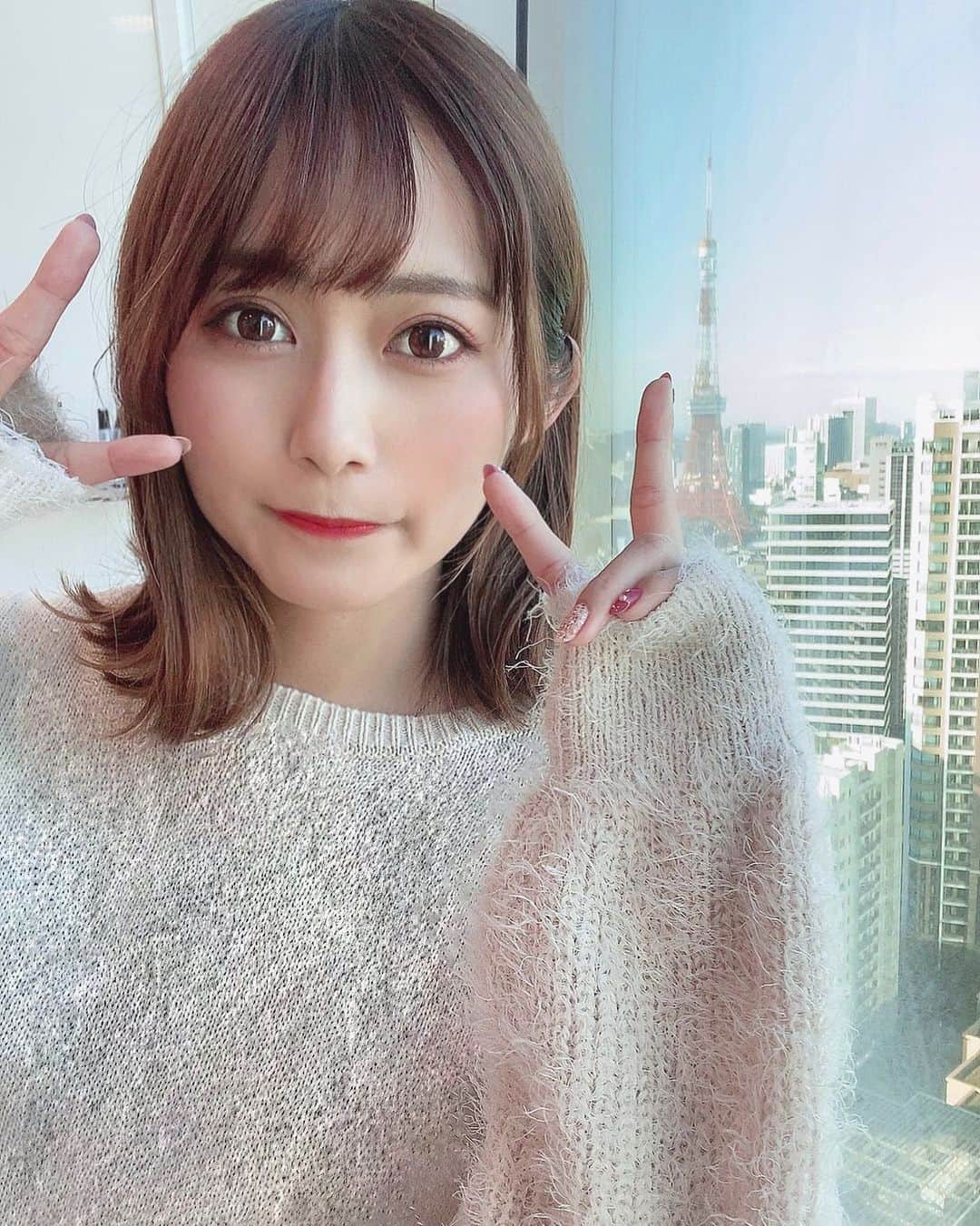 後藤佑紀のインスタグラム：「. オカンとボクと時々オトン🗼 . #美容院 #ヘアサロン #ボブ #くびれ巻き #ヘアカラー #アッシュ #インナーカラーボブ #インナーカラー #ハイライト #カット #カラー #レースクイーン」