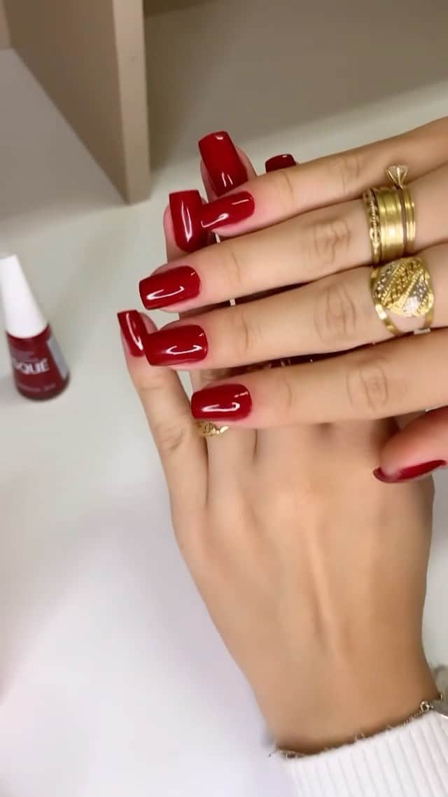 Risqueのインスタグラム：「Não sabemos responder o que ficou mais perfeito, se foi a cutilagem ou a esmaltação usando o #Gabriela. A @laissaamakeup arrasou!  #TáNasNossasMãos」