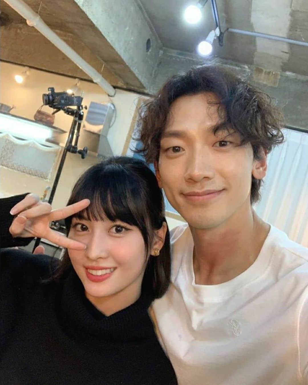 モモさんのインスタグラム写真 - (モモInstagram)「Rain is accepting suggestions for a female dance artist for his next collaboration so let’s help Momo get this collab! 🤍 Reply "TWICE MOMO" or "트와이스 모모" under @rain_oppa ‘s 2nd latest post!  - #MOMO #트와이스 #모모 #平井もも #もも #TWICE」1月28日 22時10分 - momojype