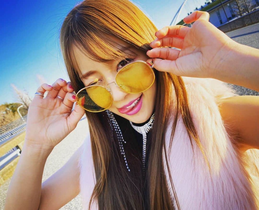 LUNAさんのインスタグラム写真 - (LUNAInstagram)「前に撮影した時の😎  #るーちゅーぶちゃんねる #美容 #サングラス女子  #サングラス #ファーベスト」1月28日 22時05分 - luna_chu_z