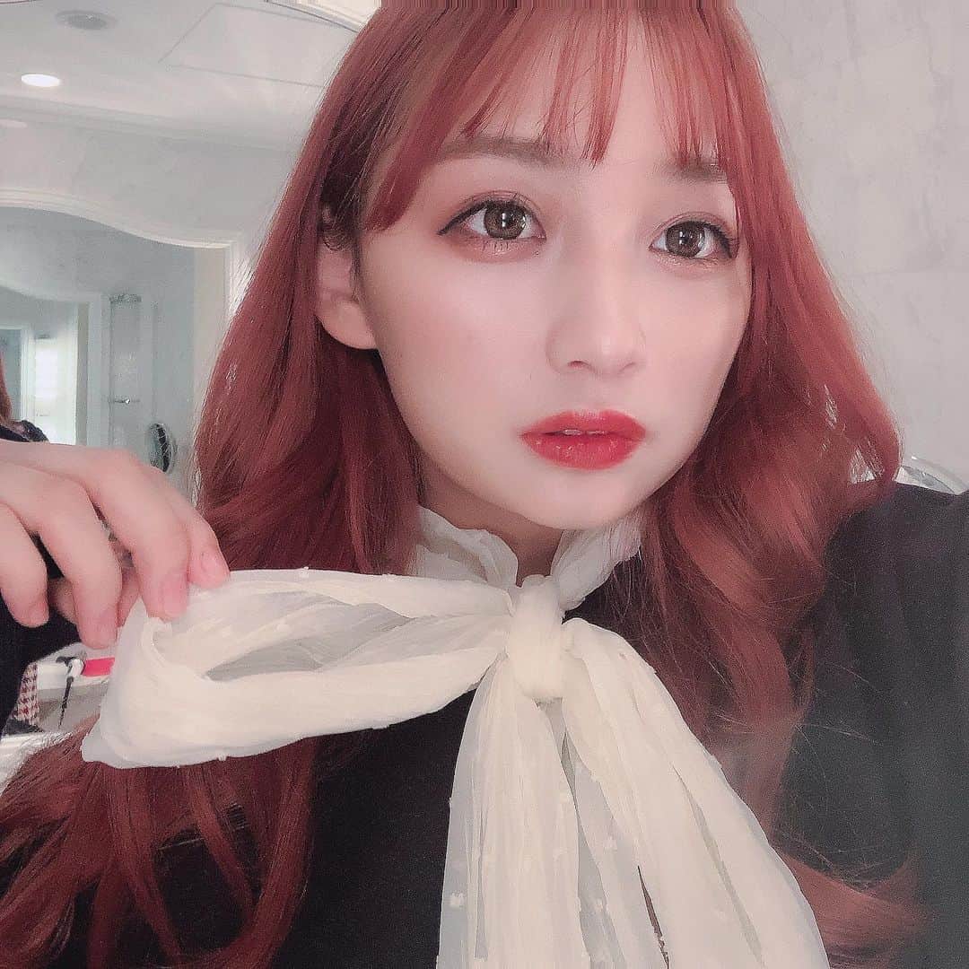 白川れなのインスタグラム：「今日頑張った〜🤯﻿ 偉いぞ自分！！ ﻿ みんなも一日お疲れ様っ❕❕﻿ ﻿ ﻿ ﻿ ﻿ ﻿ ﻿ ﻿ ﻿ ﻿ ﻿ ﻿ ﻿ #ピンクカラー #ピンクベージュ#pink #hairstyle #haircolor # #daily #daily_photo_jpn #socialdistancing #makeup #美容学生 #メイク #lilac #バンド#portrait #좋아요 #소통 #팔로우 #팔로미 #오오티디 #데일리룩 #패션 #뷰티스타그램 #메이크업 #셀카 #赞 #粉我 #我的最愛 #韓国ヘア」