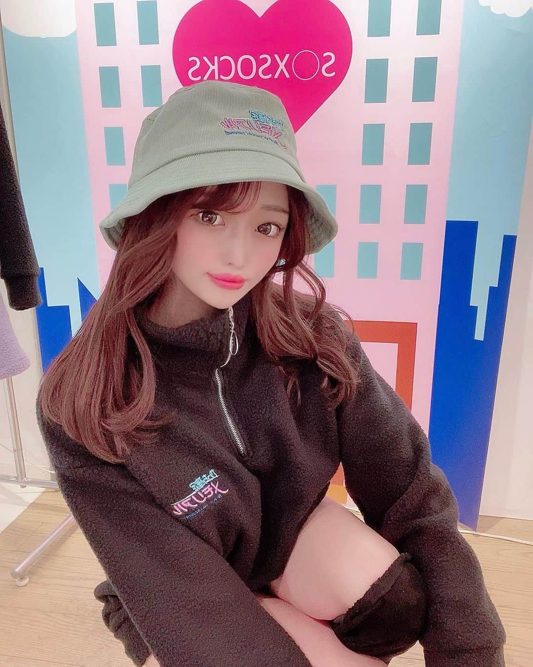 𝐒𝐀𝐘𝐀𝐊𝐀のインスタグラム：「本日 @soxsocks_tokyo  福岡PARCOポップアップ1日店長 ありがとうございました🐇💗💗  初めての経験でとても新鮮で楽しかったですしこんな素敵な経験をさせて頂き感謝感謝でした🙇‍♂️🙇‍♂️足を運んでくださった方買ってくださった方々ありがとうございました💘  まだの方は是非イッてみてね😝🎉  #soxsocks #soxsocks_tokyo #福岡PARCO #福岡パルコ #ポップアップストア #1日店長イベント」