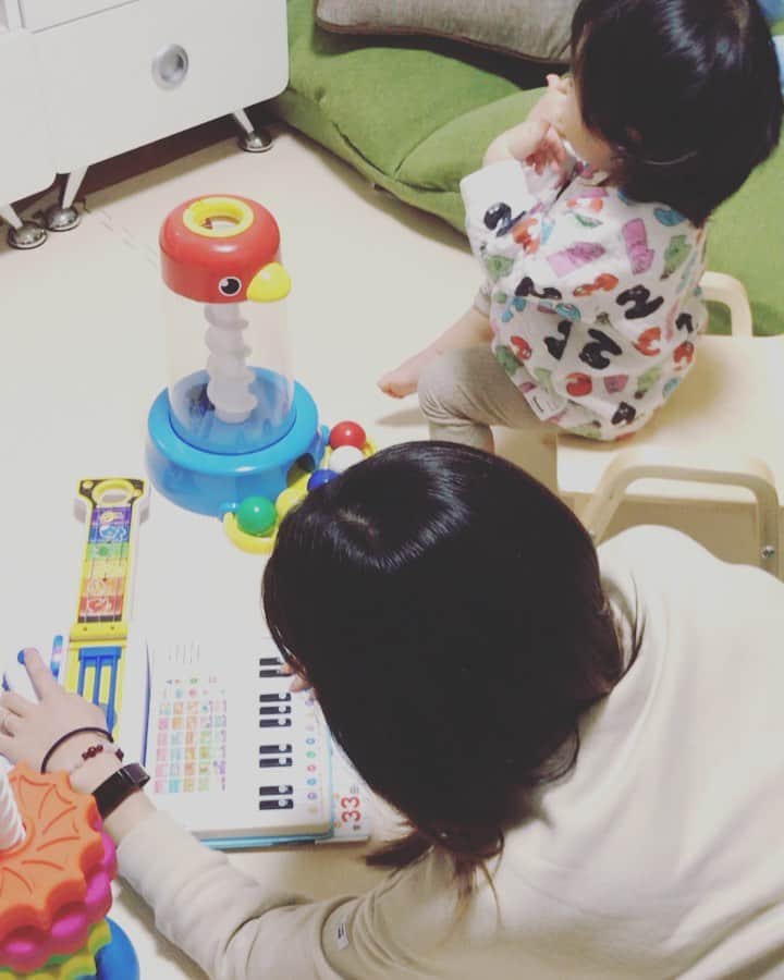 藤川朋樹のインスタグラム：「music festival at home🎹🎼🏠 #子育て」