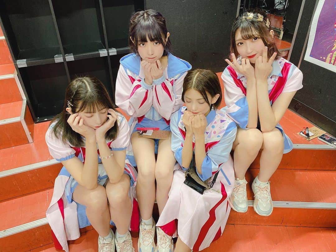 かれんのインスタグラム：「4人体制ありがとうございました💤 まだまだ未完成ですが5人揃えたので5人でこれから頑張ります🐼 4人のPOMEROにも会いに来てくれたみんな大好きだよありがとう少し心が死んでたけどたくさん救われました 本当に本当にありがとうこれからもよろしくお願いします」