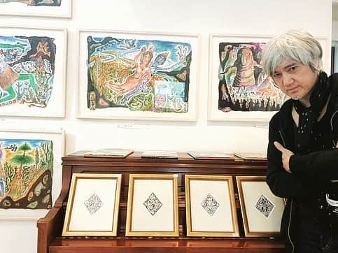 イマイアキノブのインスタグラム：「✴︎ スズキコージ 天国からの滑り台 PARAISO SLIDER 展 @ ギャラリー ゑいじう 12.12(sat)~1.25(mon)  オレの目玉は狂喜したぜ  #スズキコージ #ゑいじう」