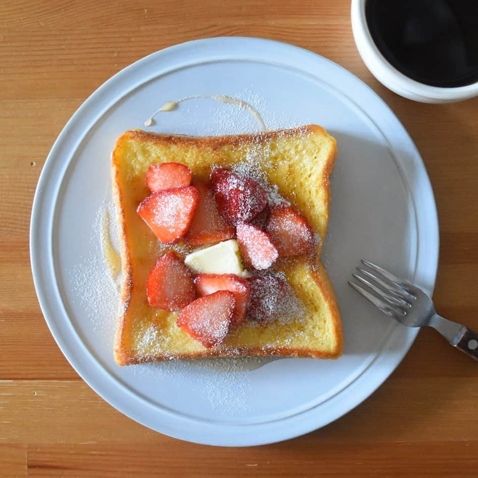 山崎佳のインスタグラム：「Today’s breakfast. フレンチトースト。」