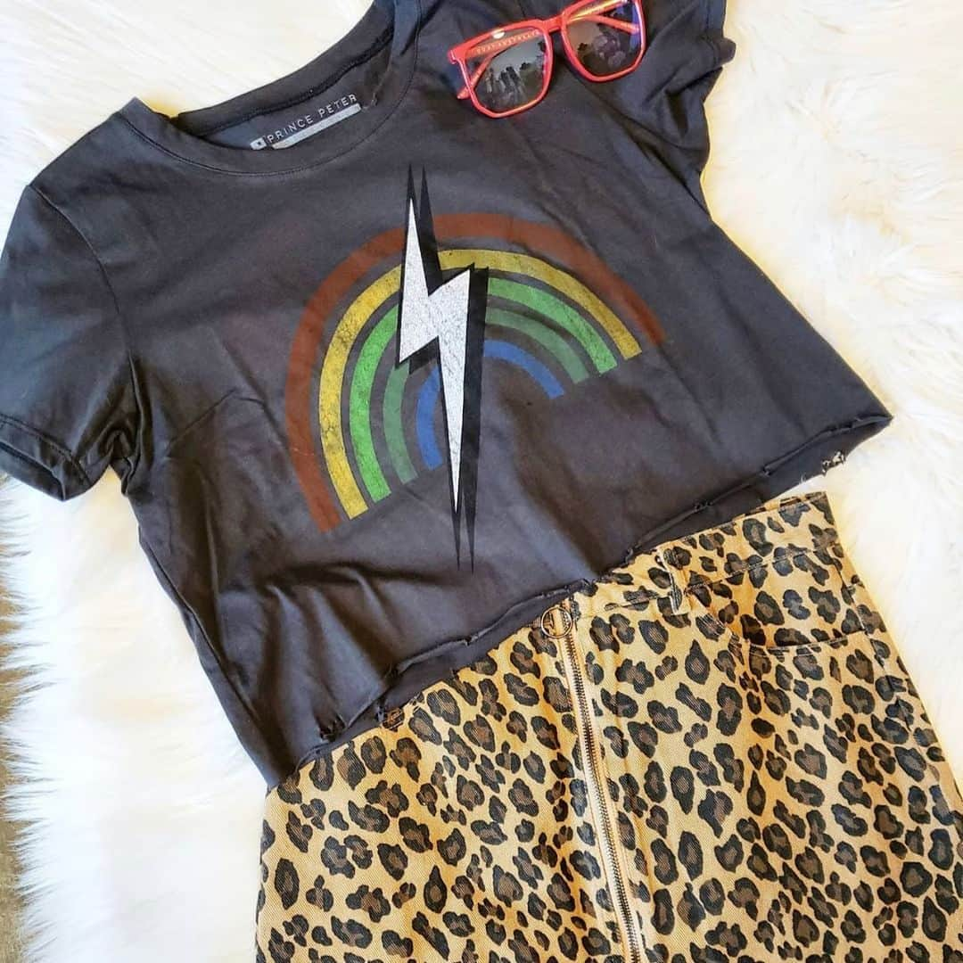 プリンス ピーターさんのインスタグラム写真 - (プリンス ピーターInstagram)「🌈 BOOM ⚡️POP 💥  Get your #edge on, girl. 🐆 🕶  #cheetah #cheetahprint #mini #miniskirts #rainbow #lightning #croptop #crop #croptops」1月29日 8時13分 - prince_peter_collection